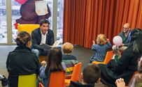 Burgemeester en schepen als begeesterde voorlezers