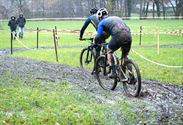Crossers beleven plezier aan de modder aan De Val