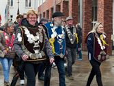 Een kleurrijke schuttersstoet trok door Berkenbos