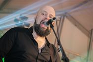 Volle tent voor Covers on the Rocks