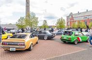 Massa tuning cars op het Marktplein