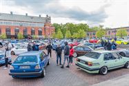 Massa tuning cars op het Marktplein