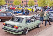 Massa tuning cars op het Marktplein