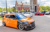 Massa tuning cars op het Marktplein