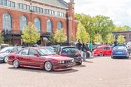 Massa tuning cars op het Marktplein