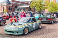 Massa tuning cars op het Marktplein