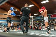 Kickboxers maken er een spektakel van