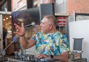 Bruisende zomerparty op MuzeCafé-terras