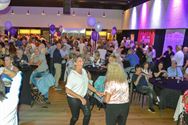 Veel volk swingt op feest van de burgemeester