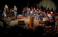 Massa volk op showavond voor Sint-Barbara
