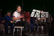 Massa volk op showavond voor Sint-Barbara