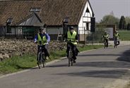 Neos fietste tussen de bloesems naar Herk-de-Stad