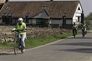 Neos fietste tussen de bloesems naar Herk-de-Stad