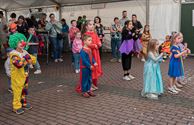 Kinderen genieten ten volle van carnavalsfeest