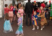 Kinderen genieten ten volle van carnavalsfeest