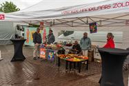Regen verstoort de start van foodtruckfestival