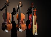 Winkel op Cité met oosterse instrumenten en muziek