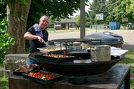 Neos blikte terug tijdens een barbecue