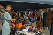 Rommelmarkt maakt van Marktplein tropische plek