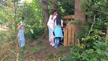 Op zomerkamp de handen uit de mouwen steken