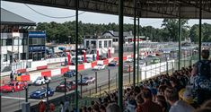 Massa volk voor tweede dag Supercar Madness