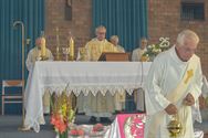 Volle kerk voor priesterjubileum pastoor Guido