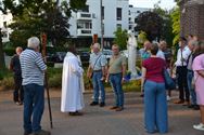 Een zomerse processie naar de Kluis