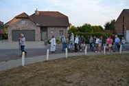 Een zomerse processie naar de Kluis