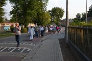 Een zomerse processie naar de Kluis