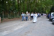 Een zomerse processie naar de Kluis