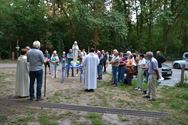 Een zomerse processie naar de Kluis