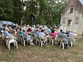 Een zomerse processie naar de Kluis