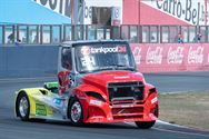 De racetrucks hebben al van katoen gegeven