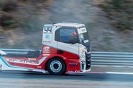 De racetrucks hebben al van katoen gegeven