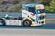 De racetrucks hebben al van katoen gegeven