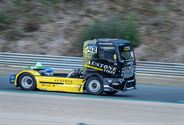 De racetrucks hebben al van katoen gegeven