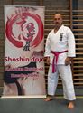 Karateka's dragen roze gordel tegen borstkanker
