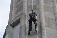Monumentenwachters oefenen 55 meter hoog