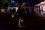 Lichtjeswandeling voor Warmste Week op koude avond