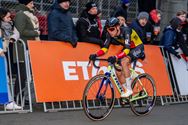 Del Grosso klopt van Aert op de meet