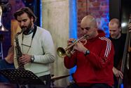 Beperkt jazzpubliek krijgt alternatieve verrassing