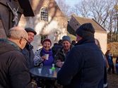 Veel deelnemers aan Winterborrelwandeling