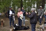 Baasjes en honden wandelden naar De Kluis