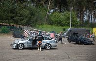 Massa volk voor auto's, show en DDT op Race Wars