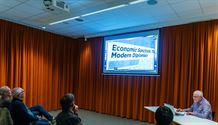 'Hou rekening met de eigenheid van Afrika'