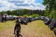 Stuntrijders als blikvanger bij de Solo Riders