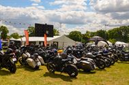 Stuntrijders als blikvanger bij de Solo Riders