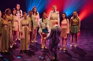 Scala zingt en danst 30 jaar popsongs