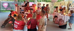 DJ, bicky's en shotjes bij Calice