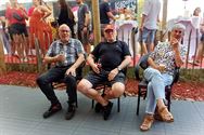 DJ, bicky's en shotjes bij Calice